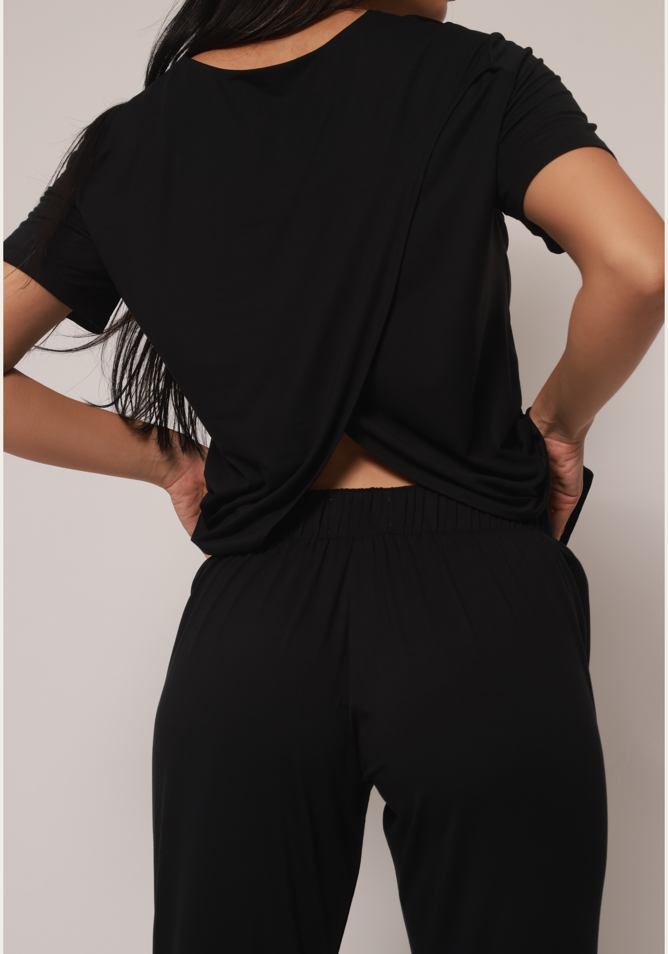 PIJAMA LONGO • ZURI • PRETO